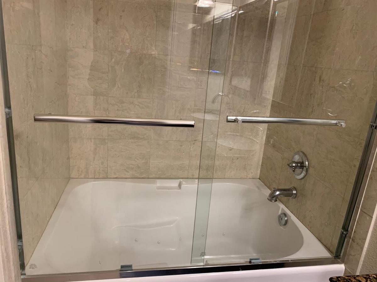Luxhome Suites N Villa リバーサイド エクステリア 写真